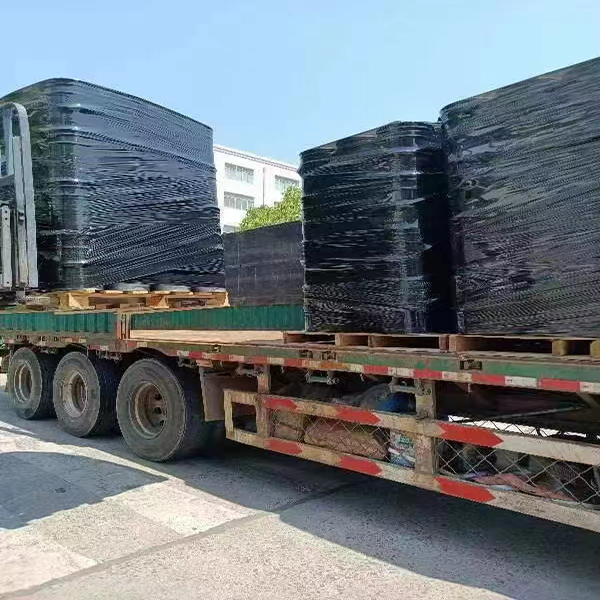堅邦涂料16噸工業(yè)防腐油漆發(fā)往非洲國家津巴布韋